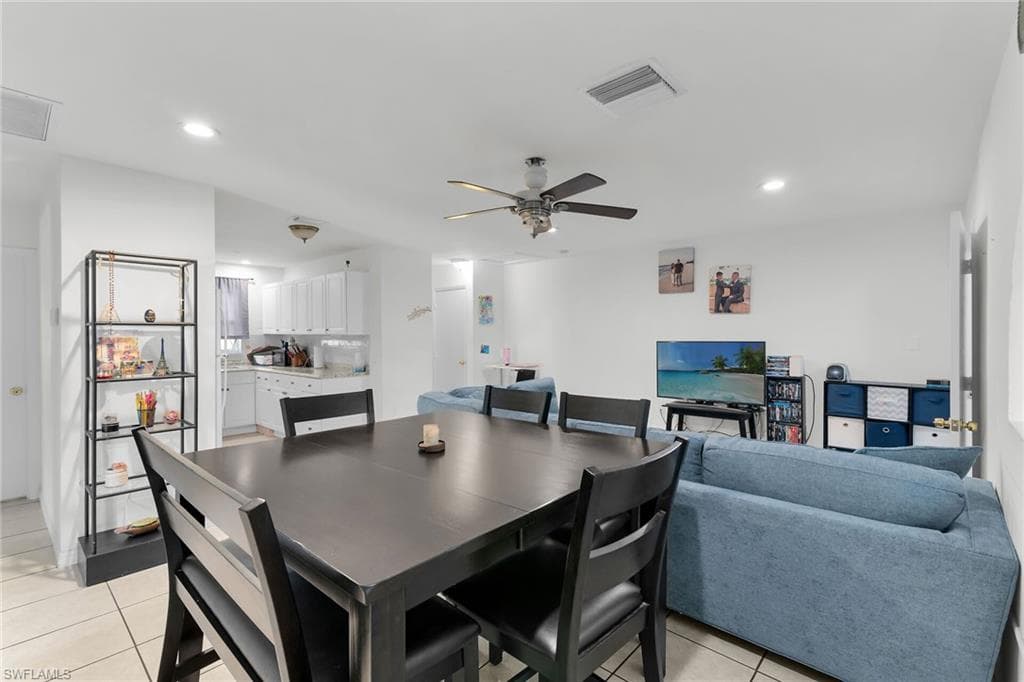 1400 Rosemary LN-10