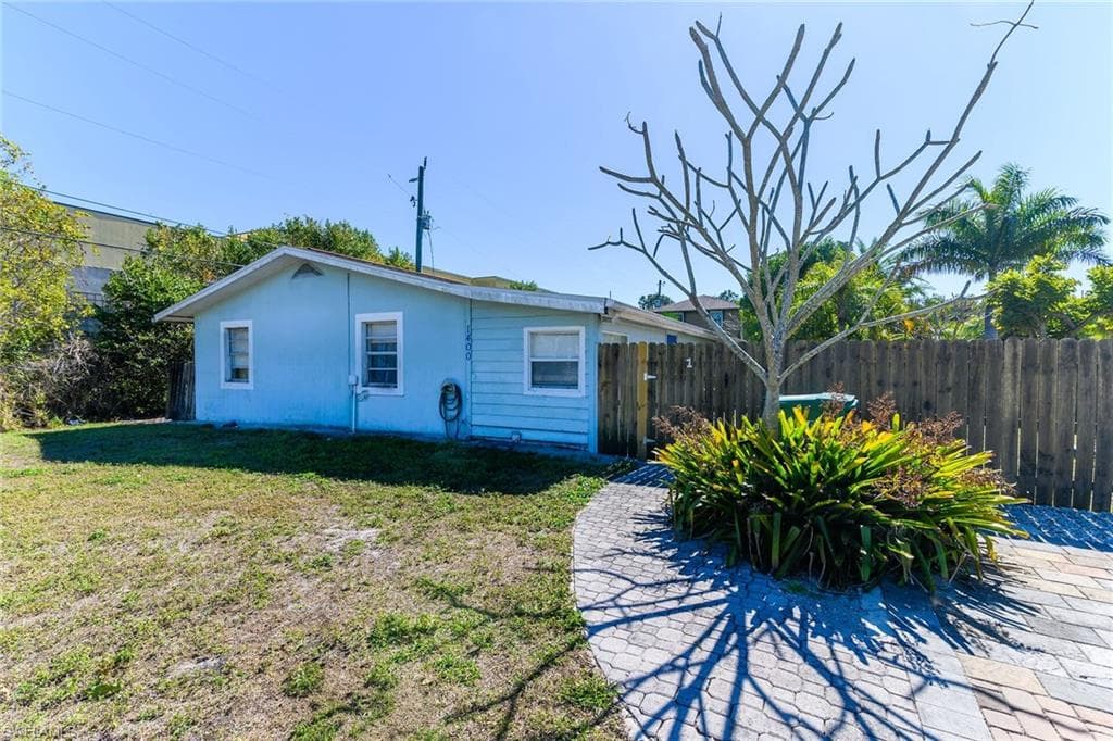 1400 Rosemary LN-4