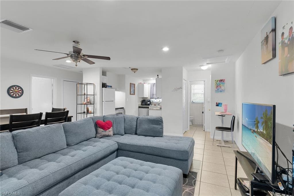 1400 Rosemary LN-8