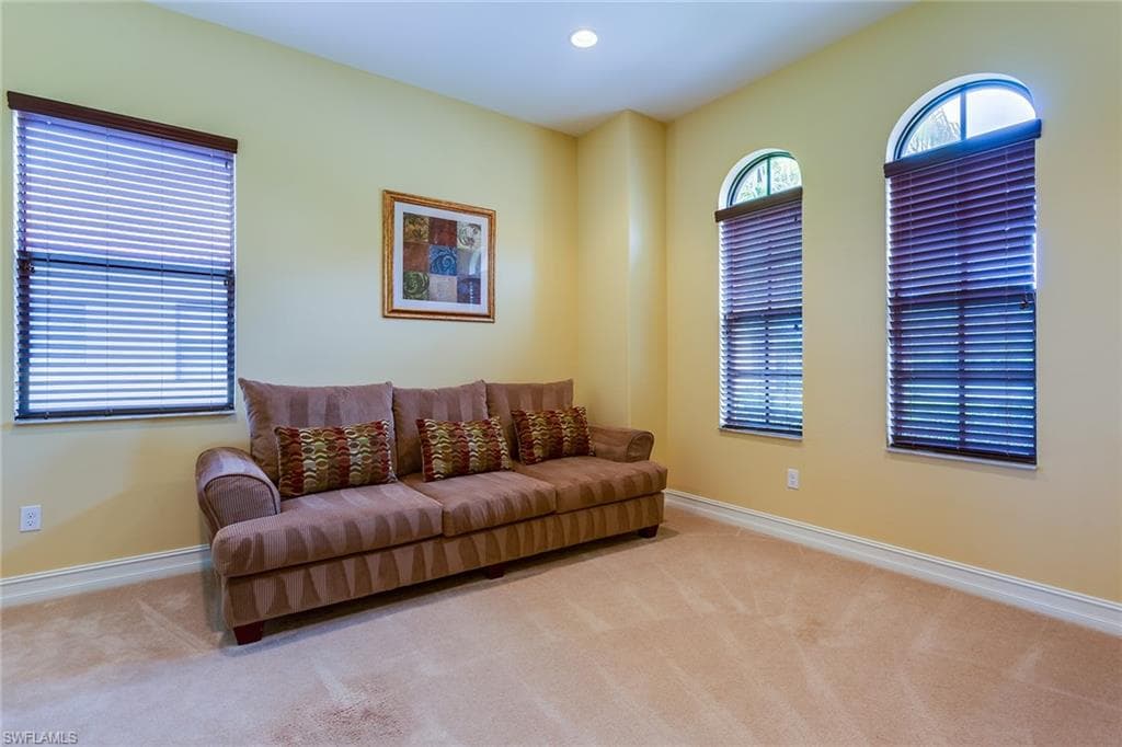 7771 Cottesmore DR-16