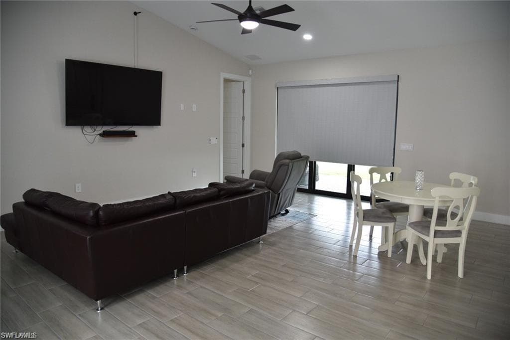 4666 Villa Capri LN-22