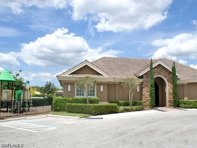 7414 ACORN WAY-13