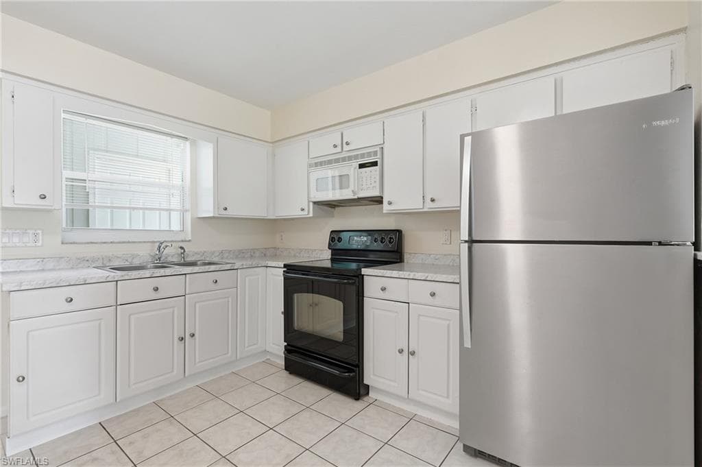 1195 Alhambra CIR-11