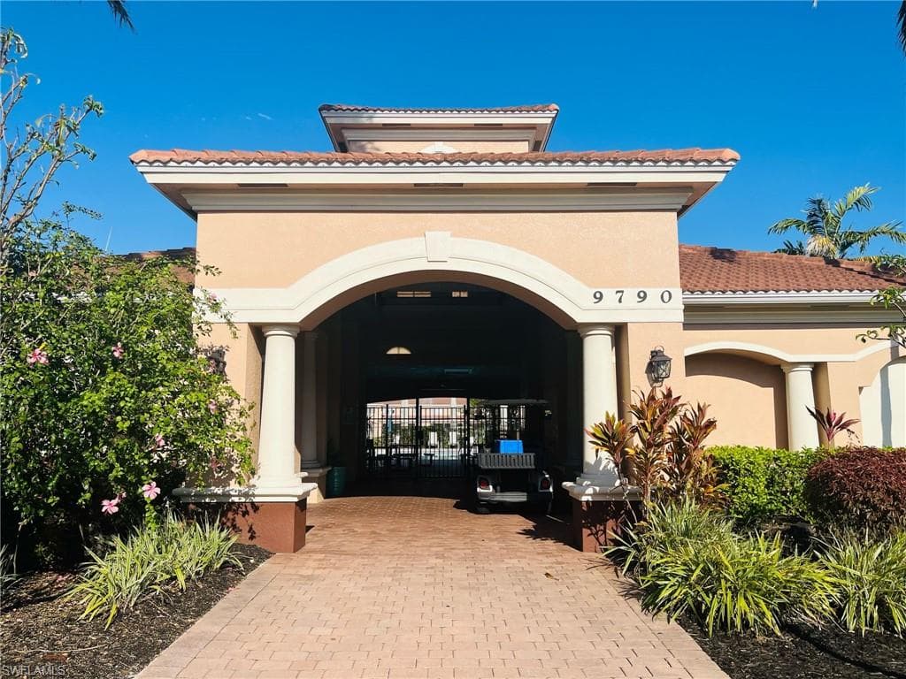 9620 Roundstone CIR-14