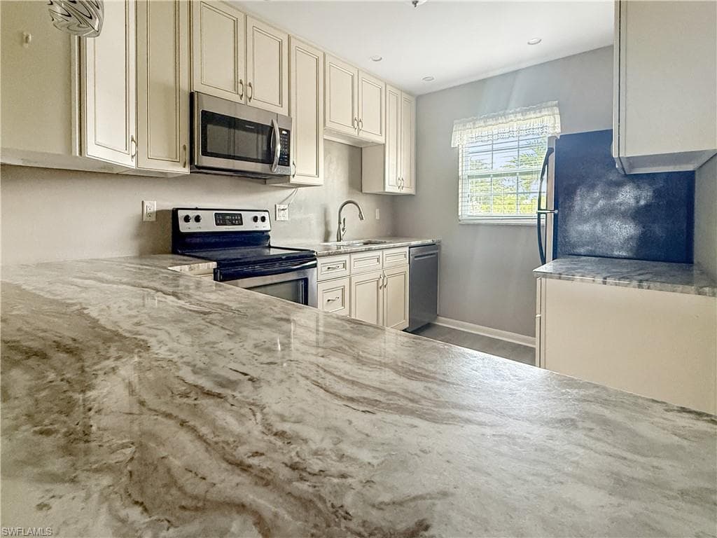 1398 Myerlee Country Club BLVD-2
