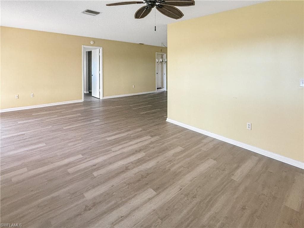1398 Myerlee Country Club BLVD-13