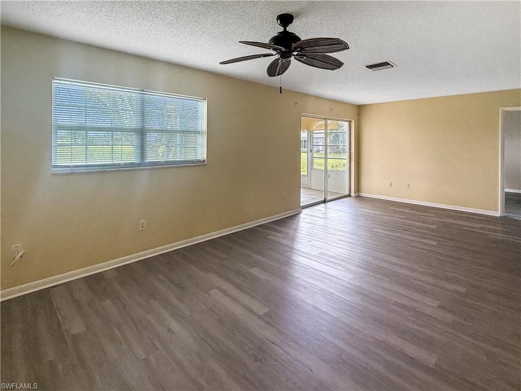 1398 Myerlee Country Club BLVD-12