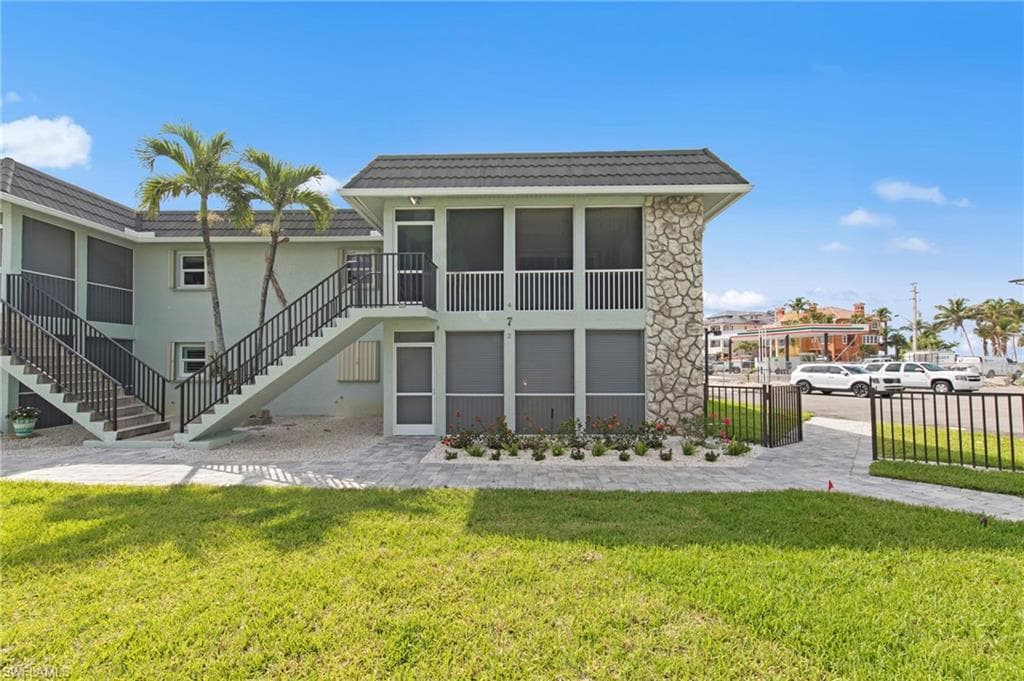 3045 Estero BLVD 7D-7