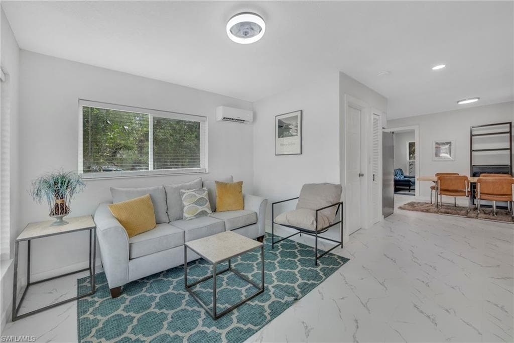 2566-2578 Jackson ST W-12
