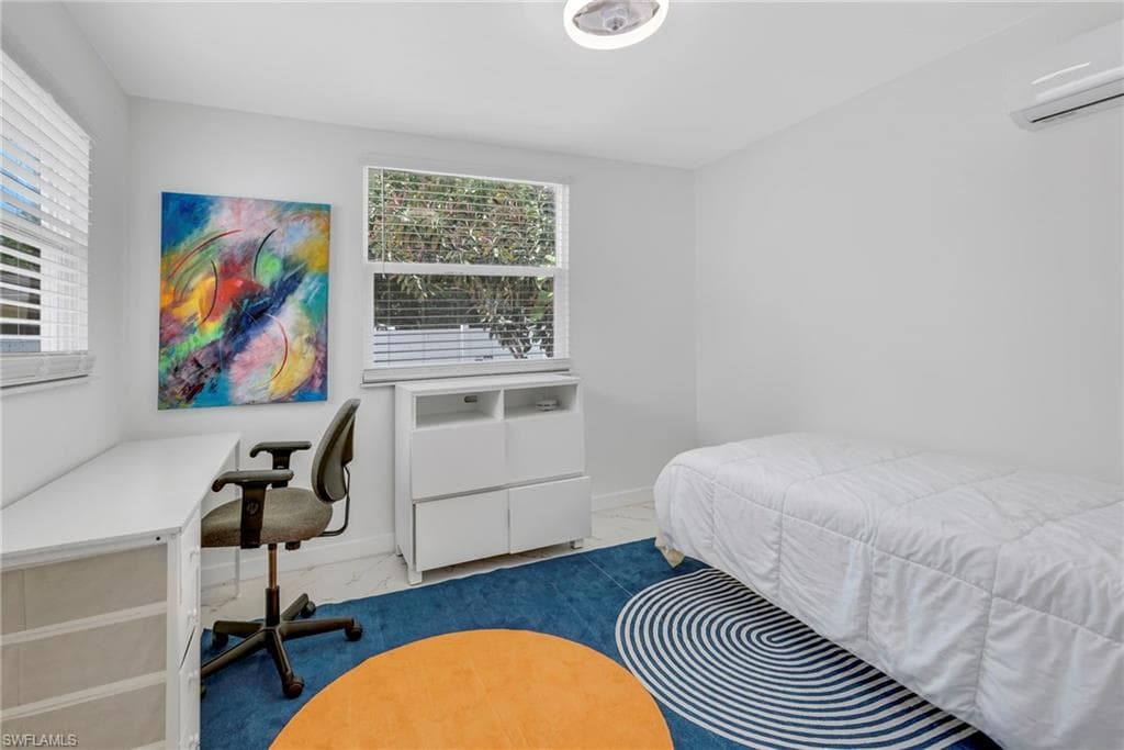 2566-2578 Jackson ST W-24