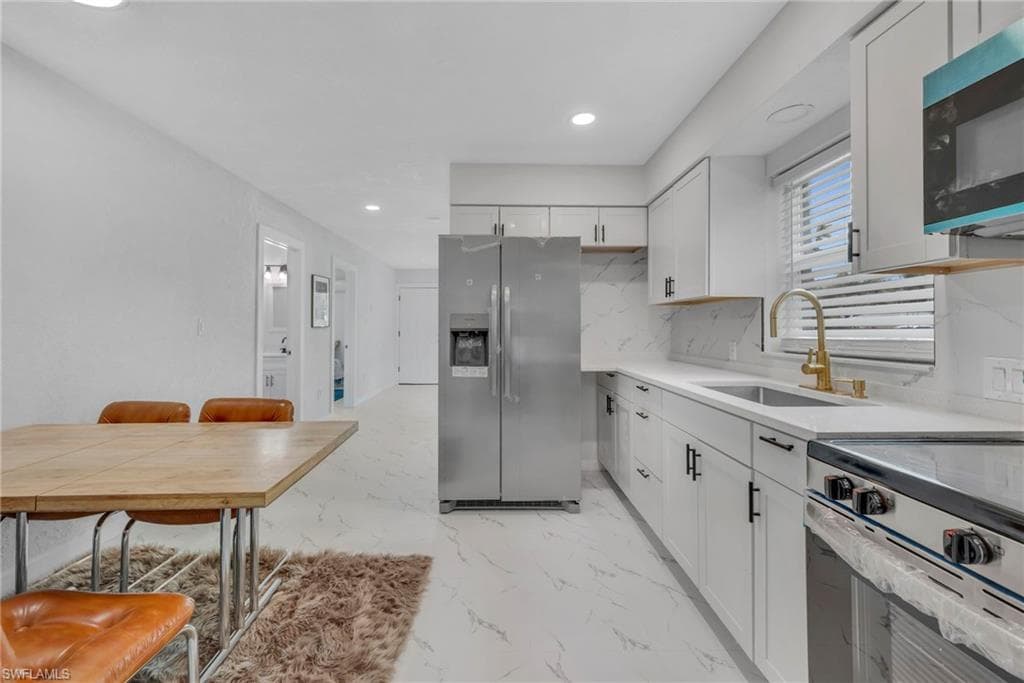 2566-2578 Jackson ST W-18