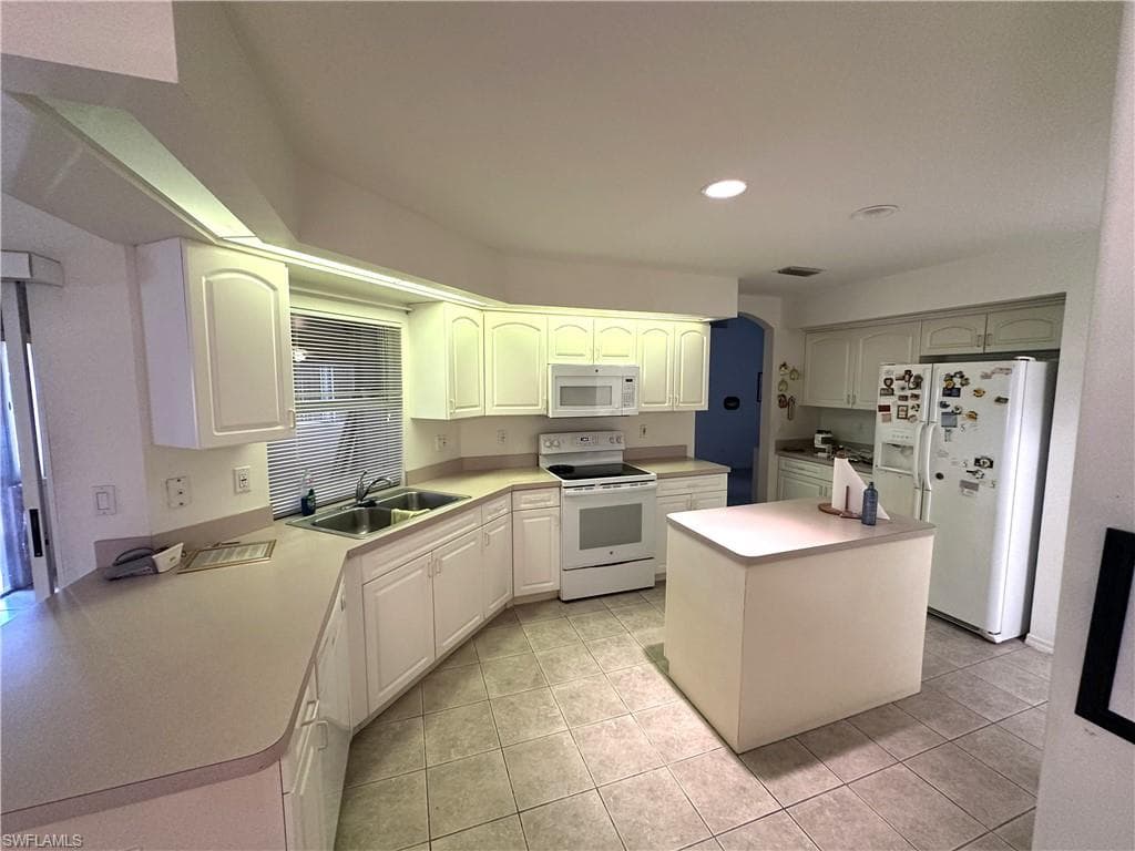 2409 Del Ray PL-8