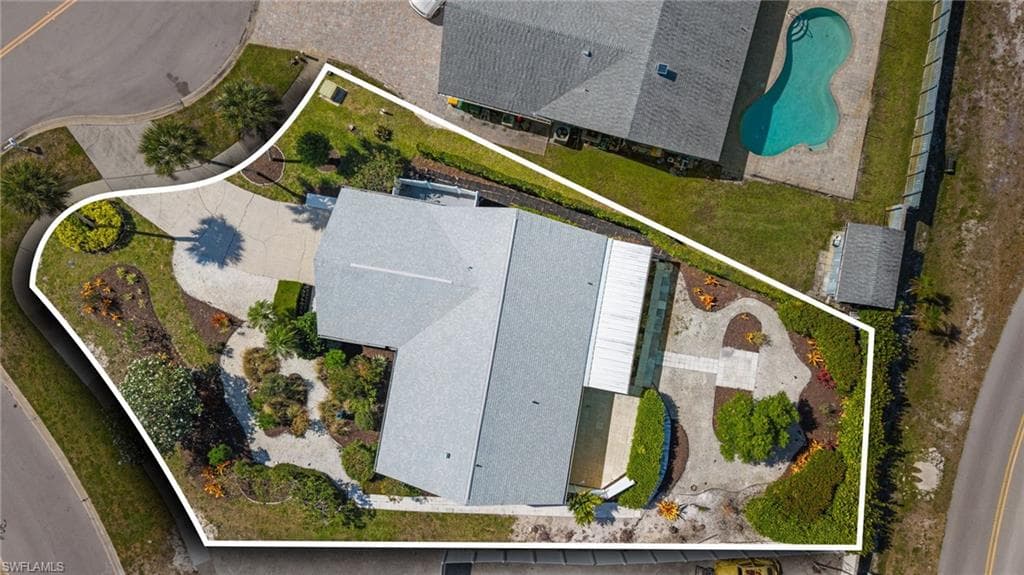 1036 Lake Shore CT-3