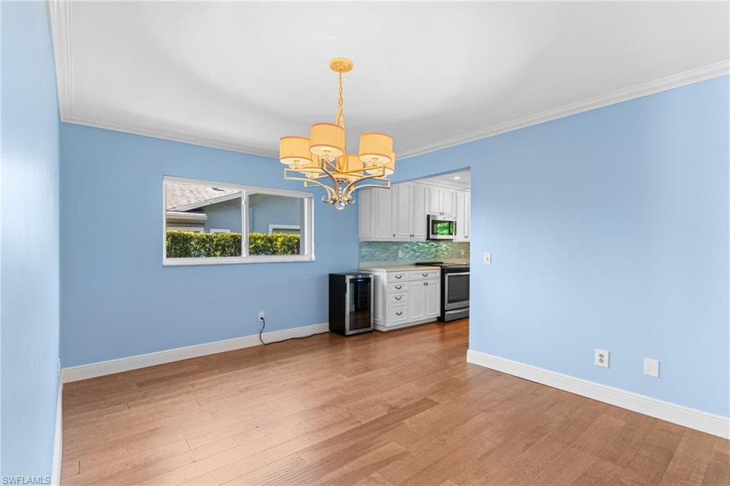 1036 Lake Shore CT-14