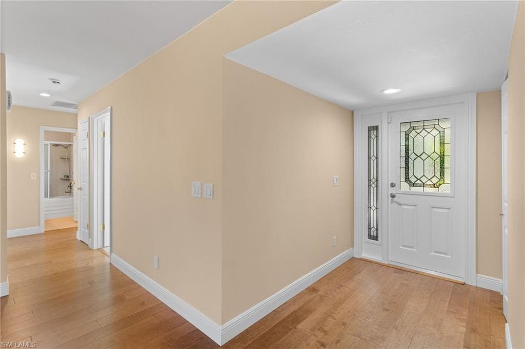 1036 Lake Shore CT-21
