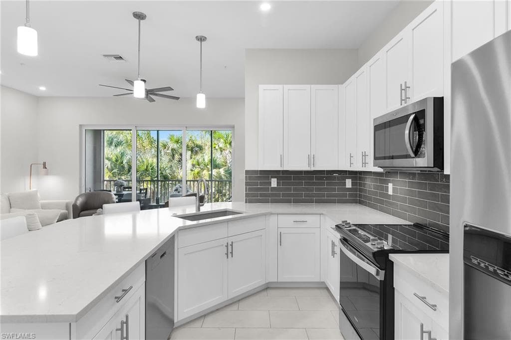 268 Indies DR E 202-3