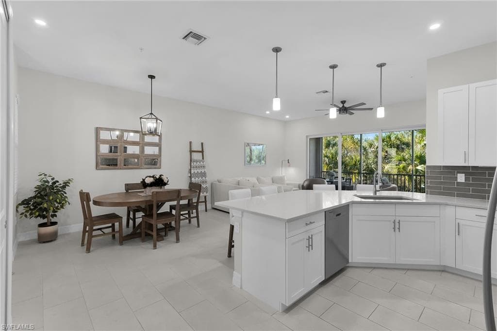 268 Indies DR E 202-5