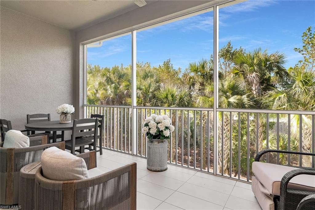 268 Indies DR E 202-19