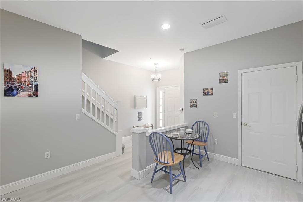 836 Hampton CIR 171-9