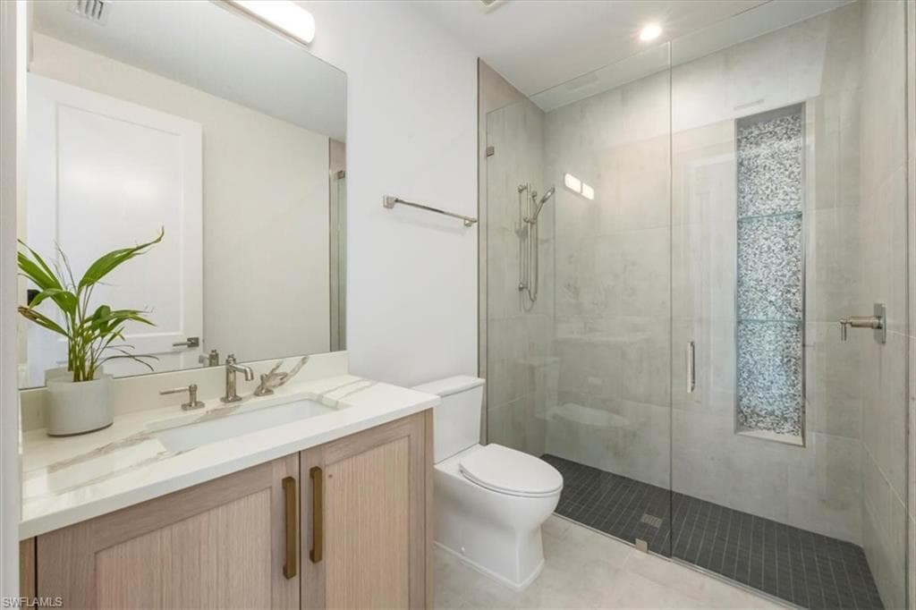 493 8th AVE S-34