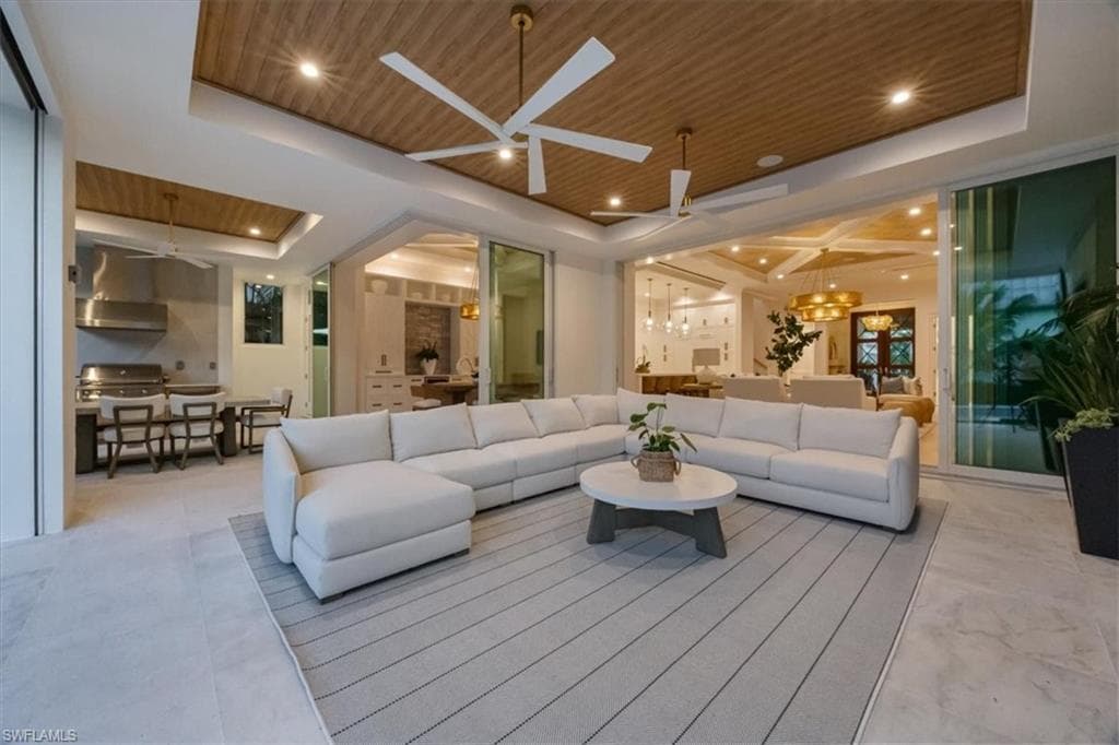 493 8th AVE S-10