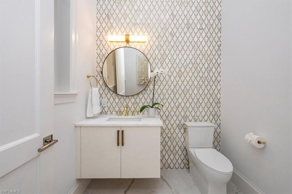 493 8th AVE S-21