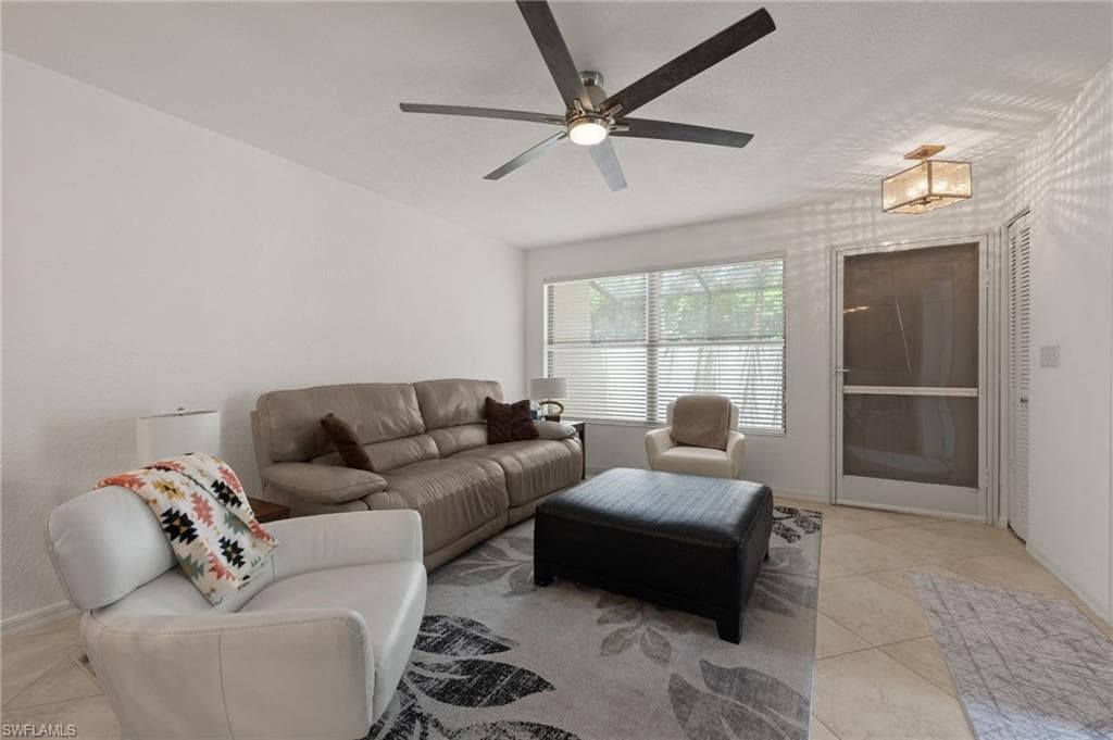 77 EMERALD WOODS DR I6-4