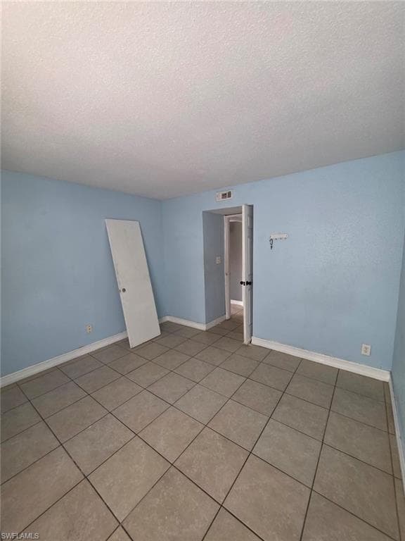 2835 Winkler AVE 215-27