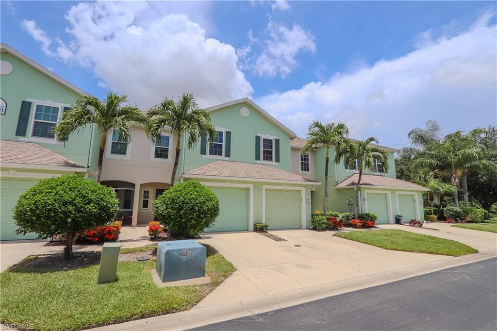 3630 Pine Oak CIR 105-1