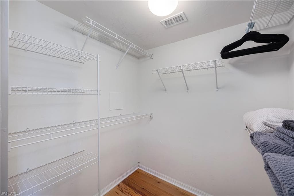 7564 Silver Trumpet LN U202-20