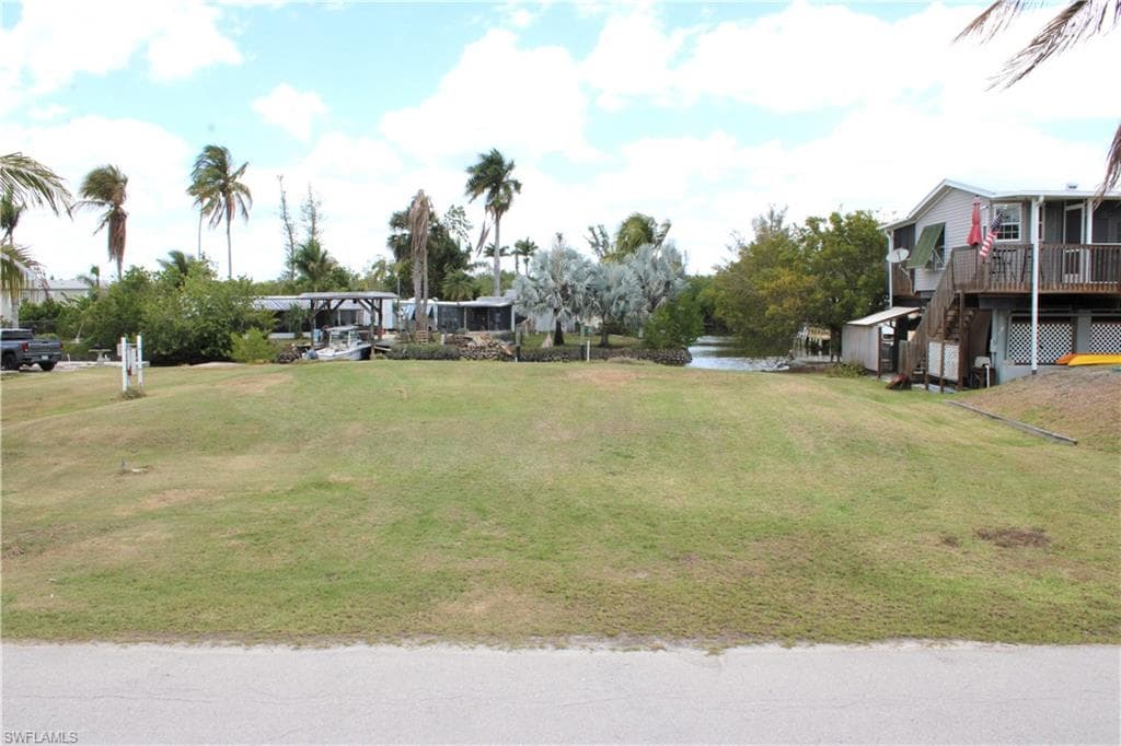 88 Flamingo DR-6