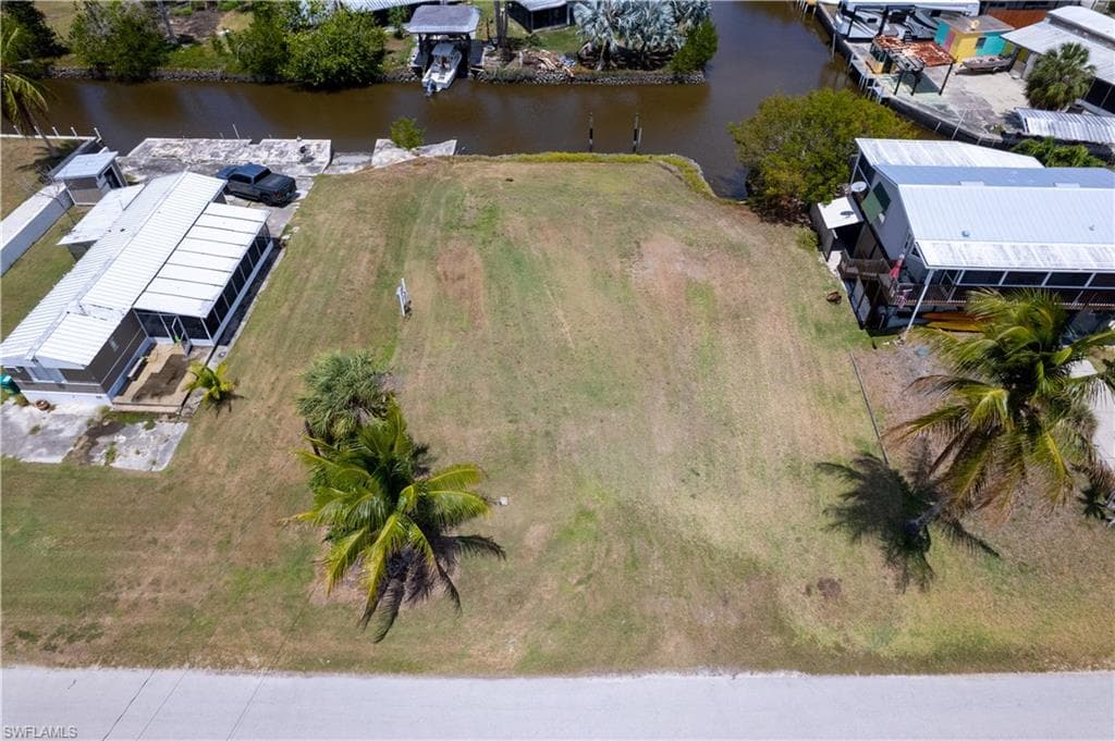 88 Flamingo DR-5