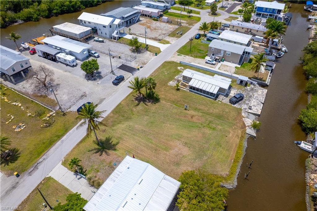 88 Flamingo DR-8