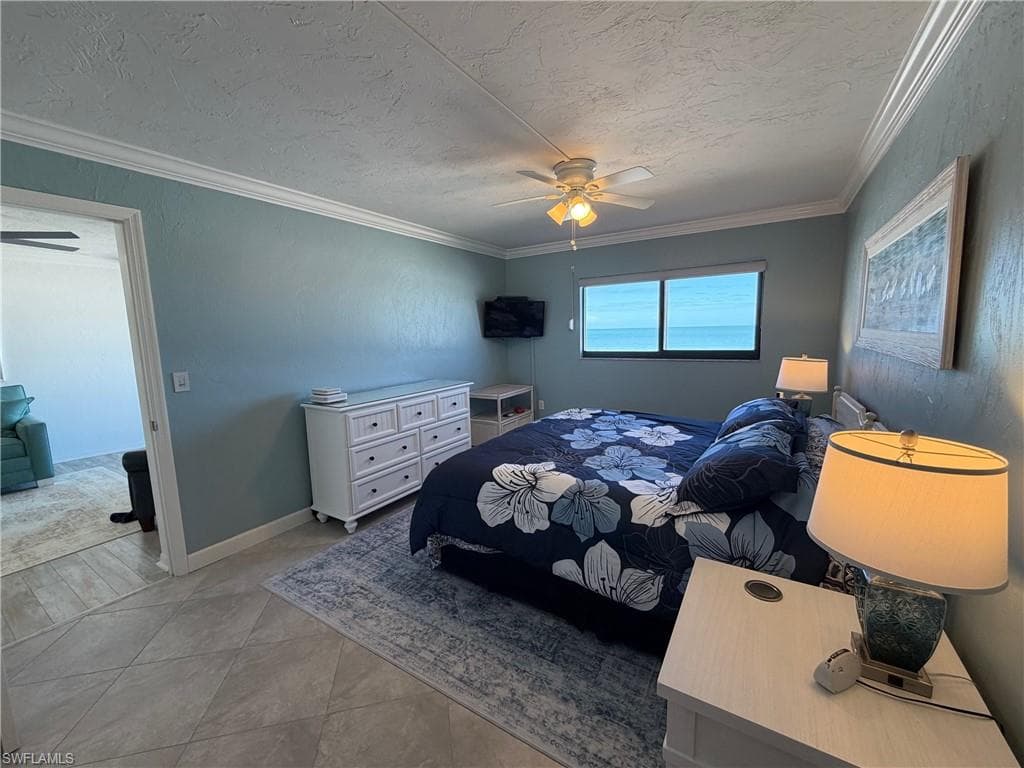 6400 Estero BLVD 402-17