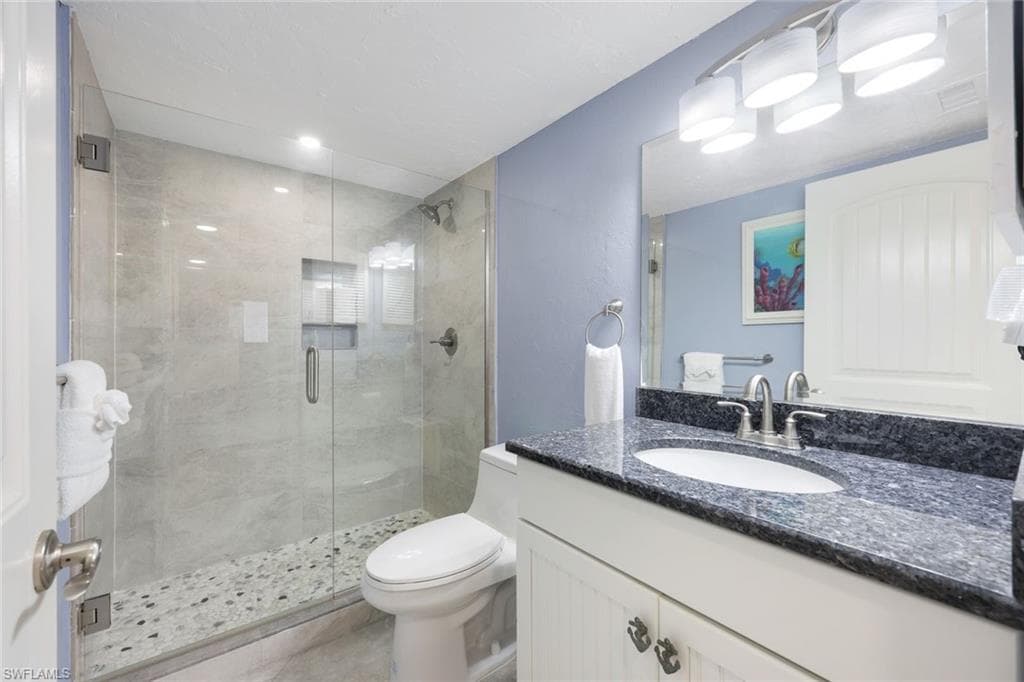 6400 Estero BLVD 402-21