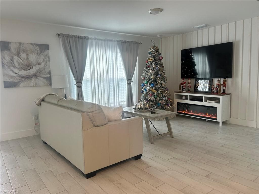 4314 Garden BLVD-17
