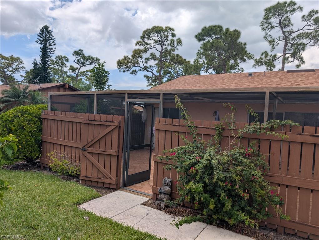 5652 Foxlake DR-2