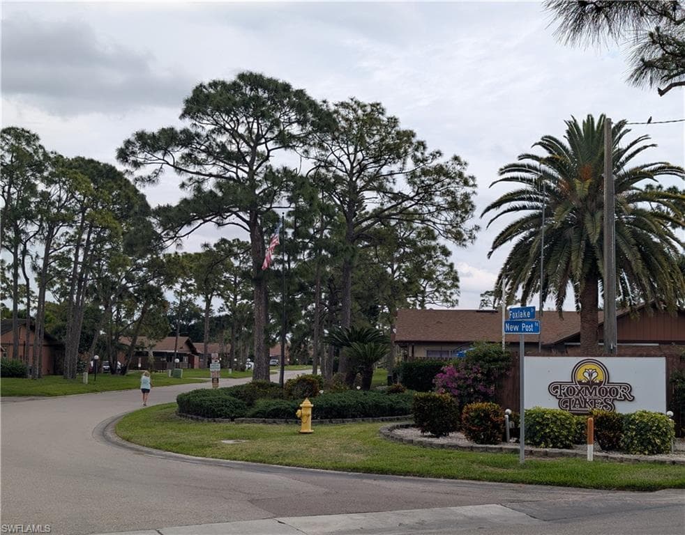 5652 Foxlake DR-32