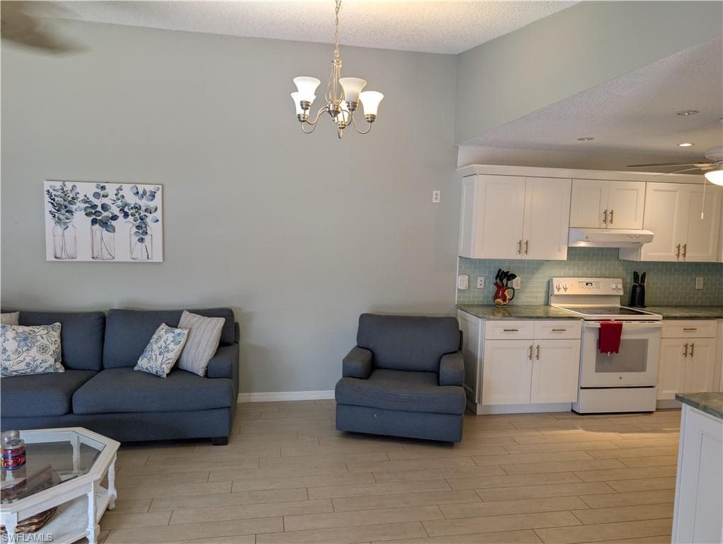 5652 Foxlake DR-9