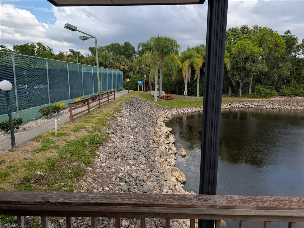 5652 Foxlake DR-31