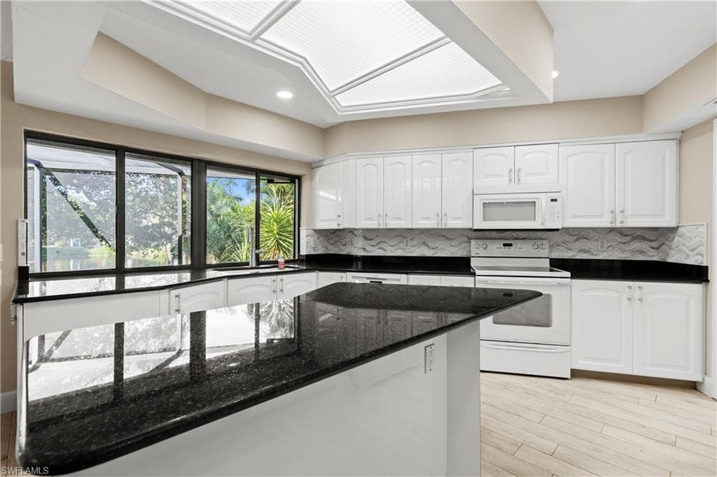 12331 Oak Brook CT-3