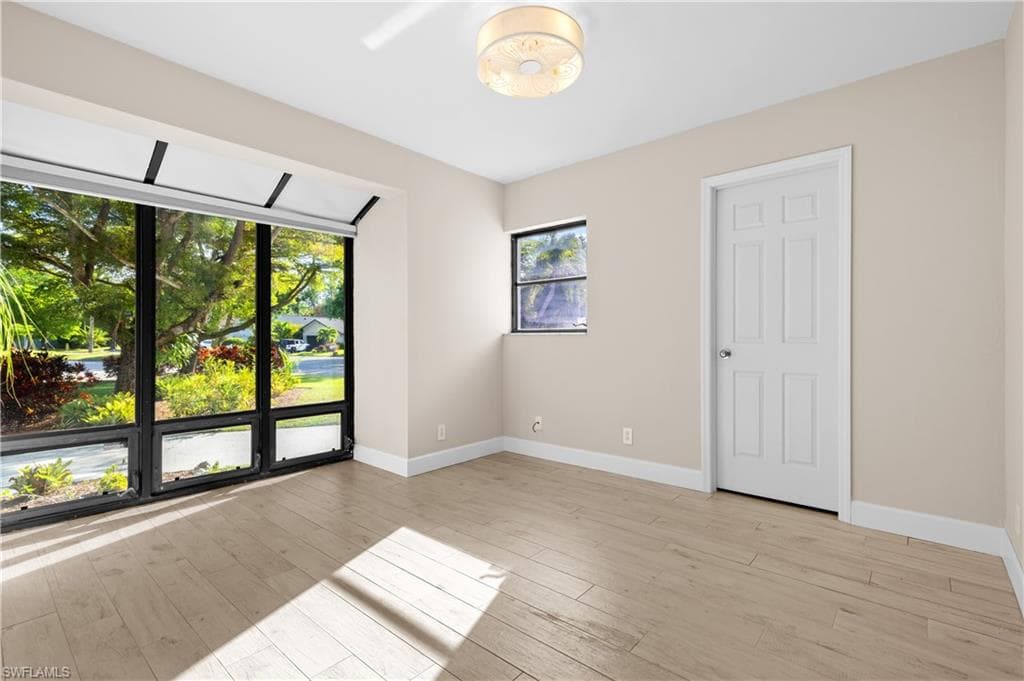 12331 Oak Brook CT-24