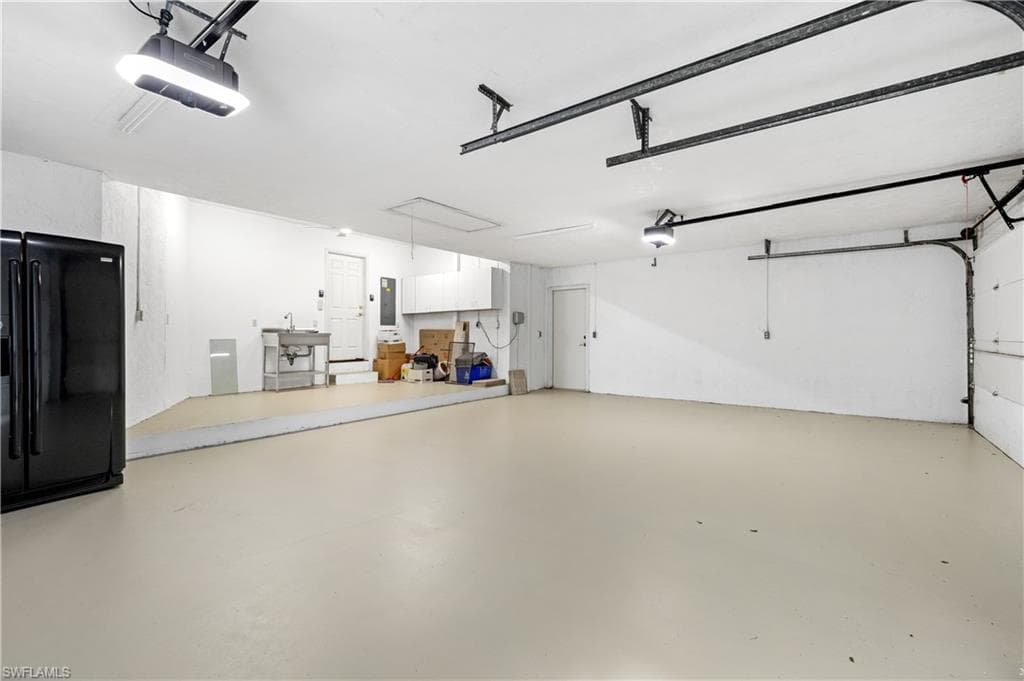 12331 Oak Brook CT-33