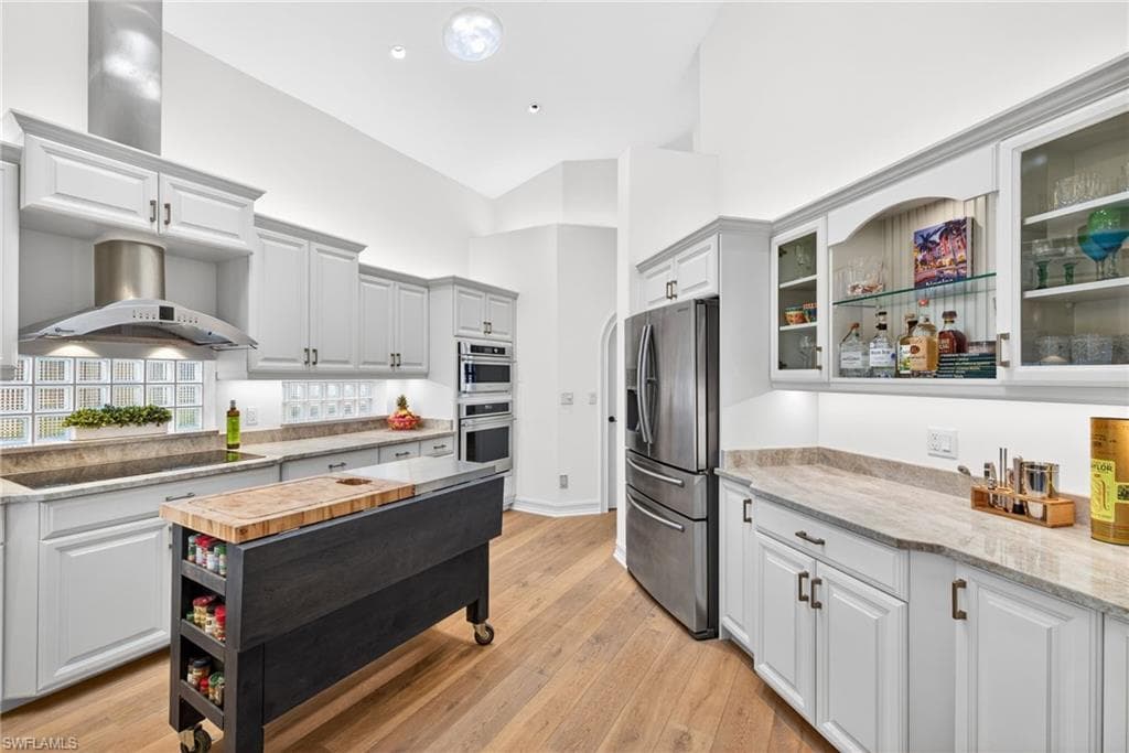 3296 LOOKOUT LN-9