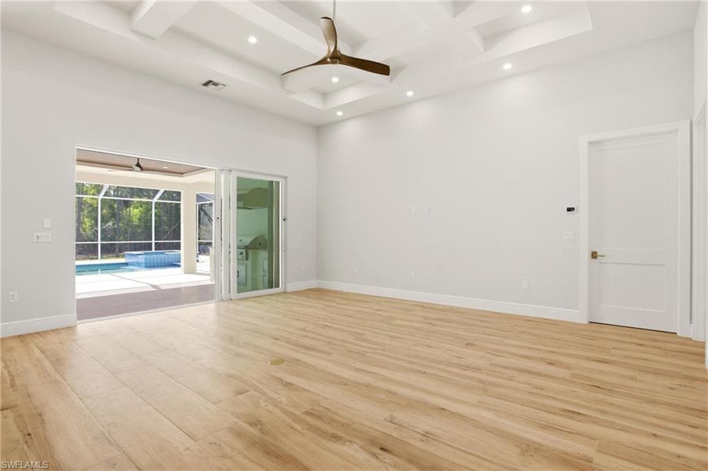 24265 Cock Robin LN-12