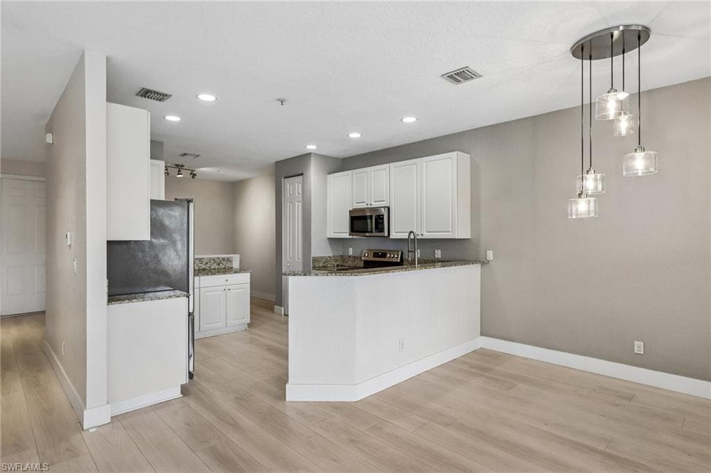 1410 Mariposa CIR 102-11