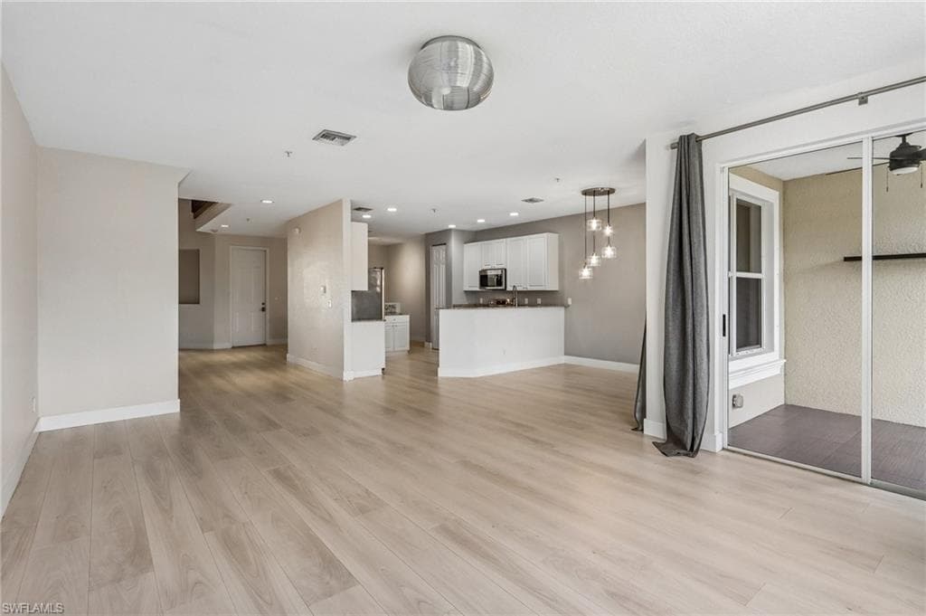 1410 Mariposa CIR 102-4