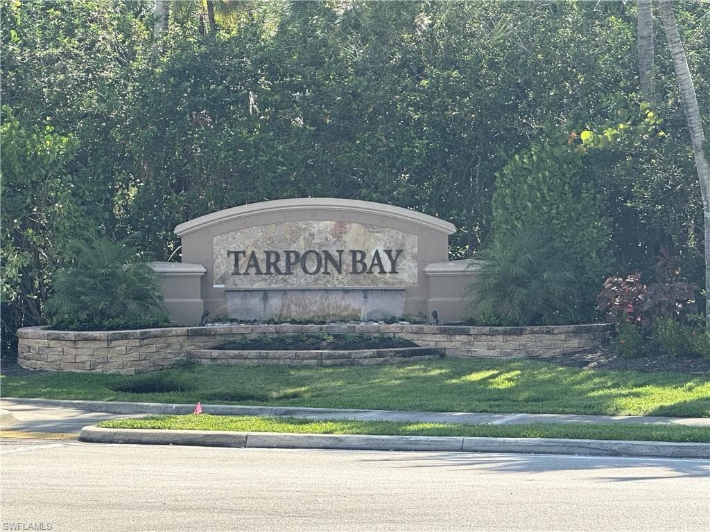 2004 Tarpon Bay DR N 101-30