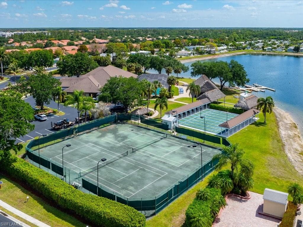 1022 Crystal Lake DR-11