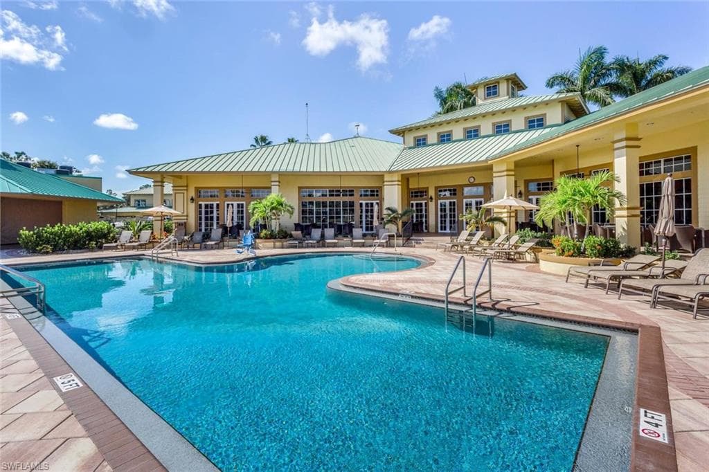3996 Bishopwood CT E 103-27